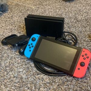 Nintendo Switch Great Condition - Controller Gamepad & Accessories
